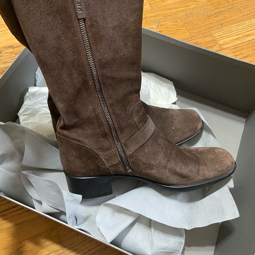 Woman Brown Suede Boots - Picture 5 of 15